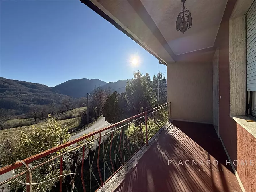 Immagine 5 di Casa indipendente in vendita  a Zeri