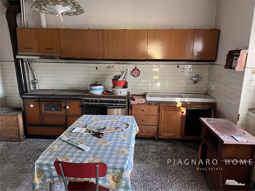 Immagine 6 di Casa indipendente in vendita  a Zeri