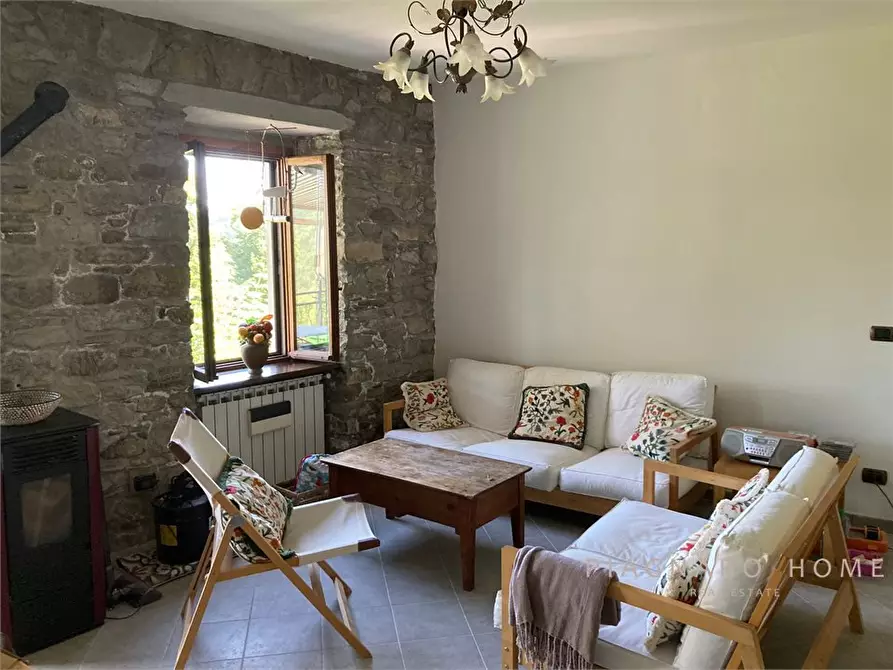 Immagine 4 di Casa indipendente in vendita  a Zeri