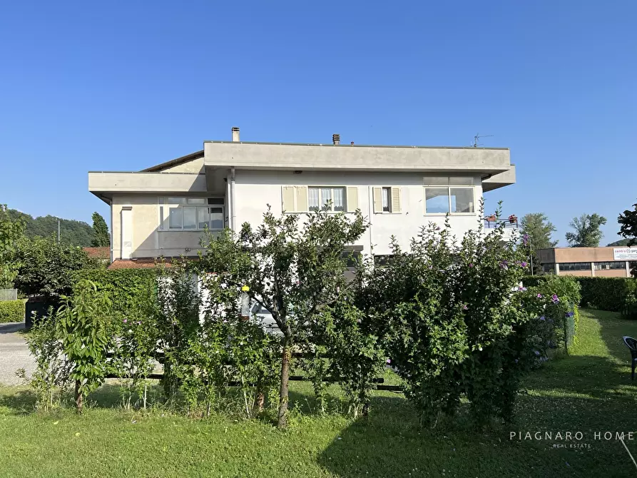 Immagine 2 di Casa indipendente in vendita  a Pontremoli