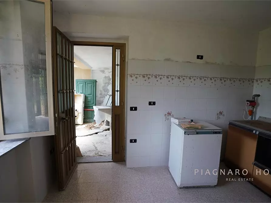 Immagine 4 di Casa indipendente in vendita  a Zeri