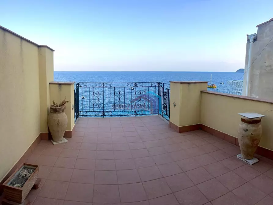 Immagine 3 di Casa indipendente in vendita  a Letojanni