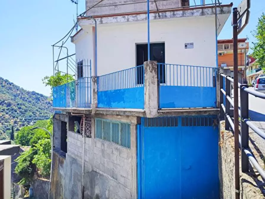 Immagine 1 di Casa indipendente in vendita  a Santa Teresa Di Riva