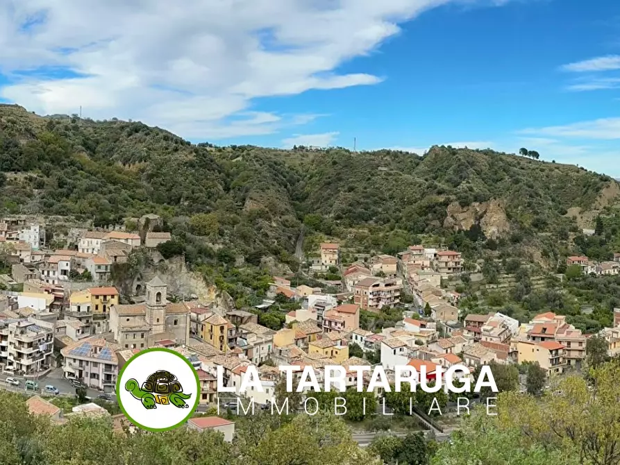 Immagine 1 di Casa indipendente in vendita  a Roccalumera