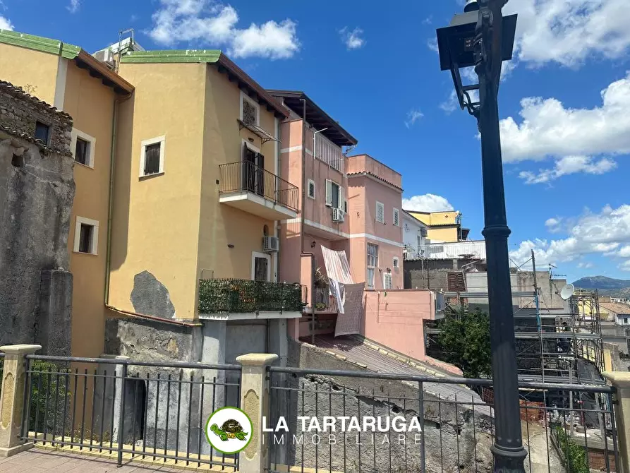 Immagine 2 di Casa indipendente in vendita  a Forza D'agro'