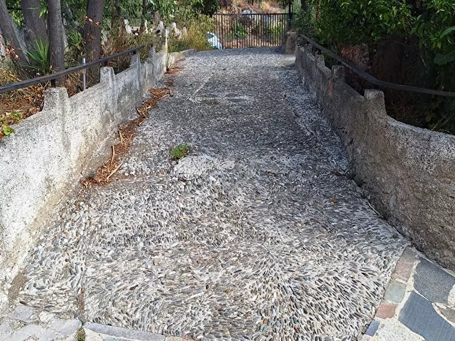Immagine 2 di Villa in vendita  SNC a Messina