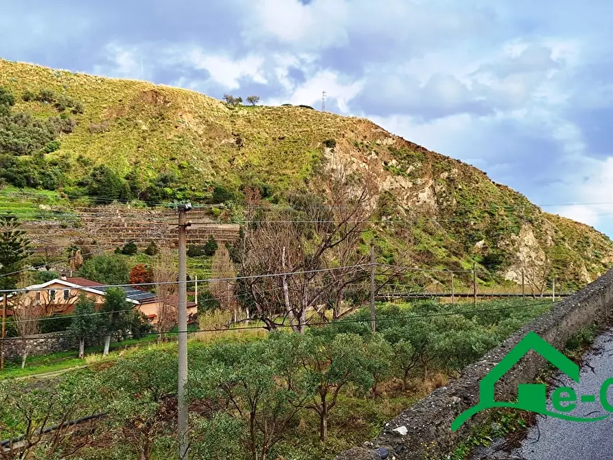 Immagine 3 di Villa in vendita  34 a Messina