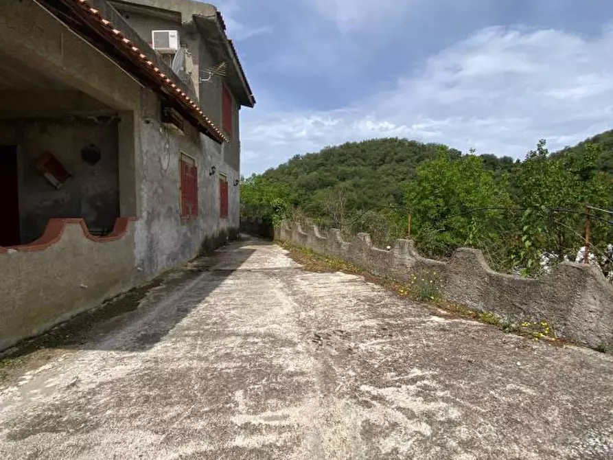 Immagine 10 di Villa in vendita  SNC a Santa Lucia Del Mela