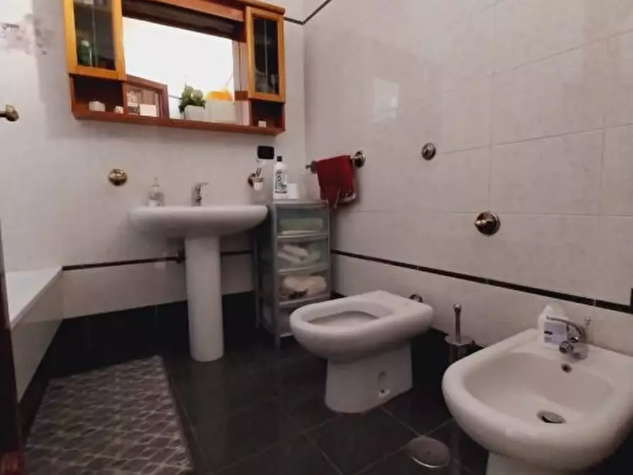 Immagine 9 di Villa in vendita  10 a Caivano