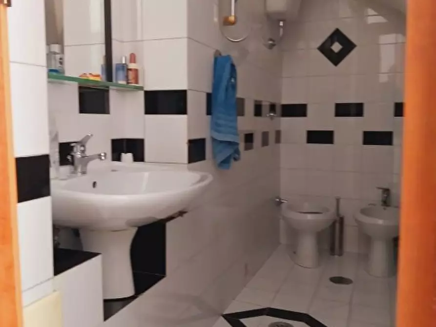 Immagine 5 di Villa in vendita  10 a Caivano