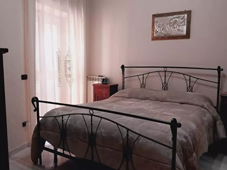 Immagine 6 di Villa in vendita  10 a Caivano