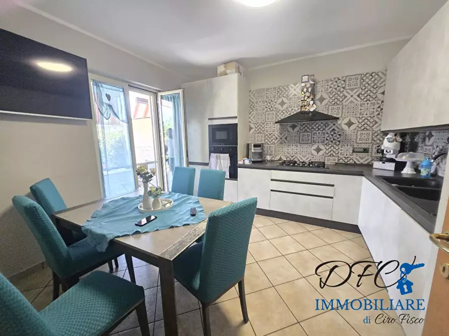 Immagine 2 di Villa in vendita  a Acerra