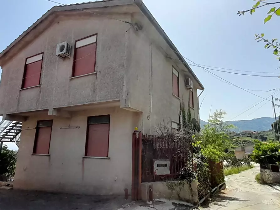 Immagine 1 di Villa in vendita  a Monreale