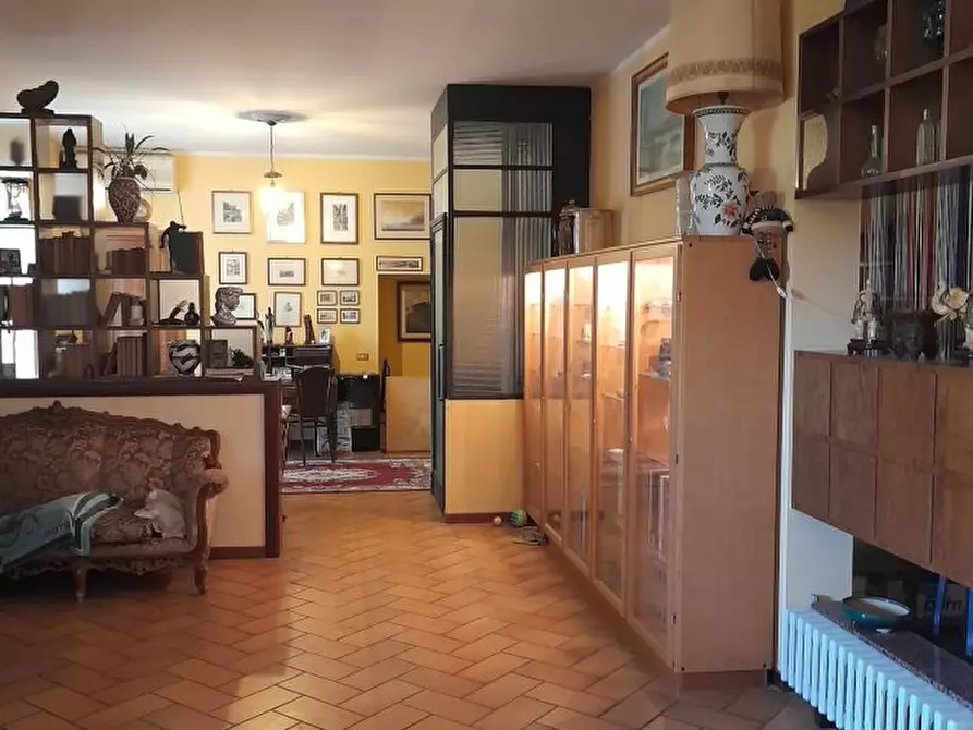 Immagine 3 di Villa in vendita  a Montechiarugolo