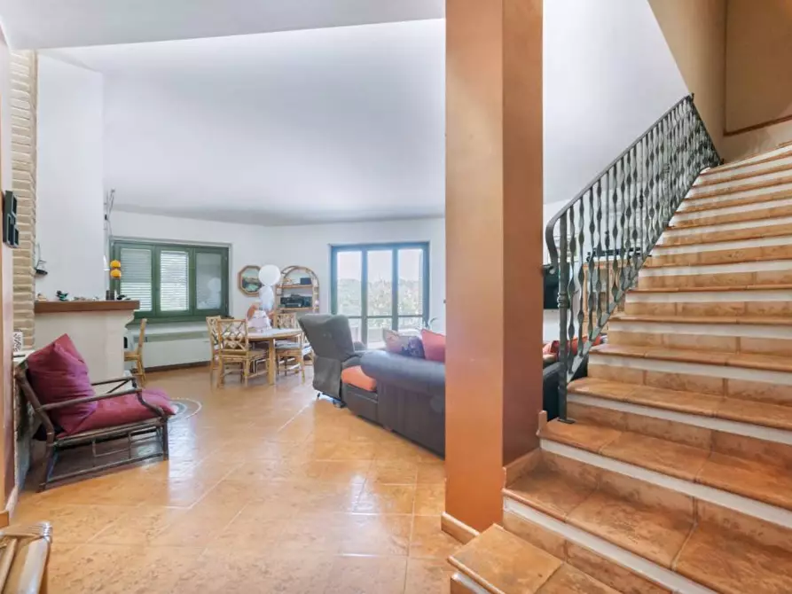 Immagine 9 di Villa in vendita  10 a Turrivalignani
