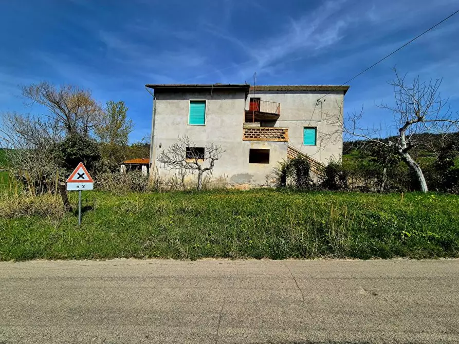 Immagine 6 di Villa in vendita  a Loreto Aprutino