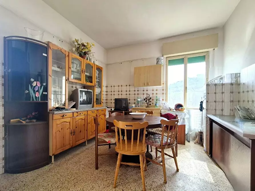 Immagine 9 di Villa in vendita  a Loreto Aprutino