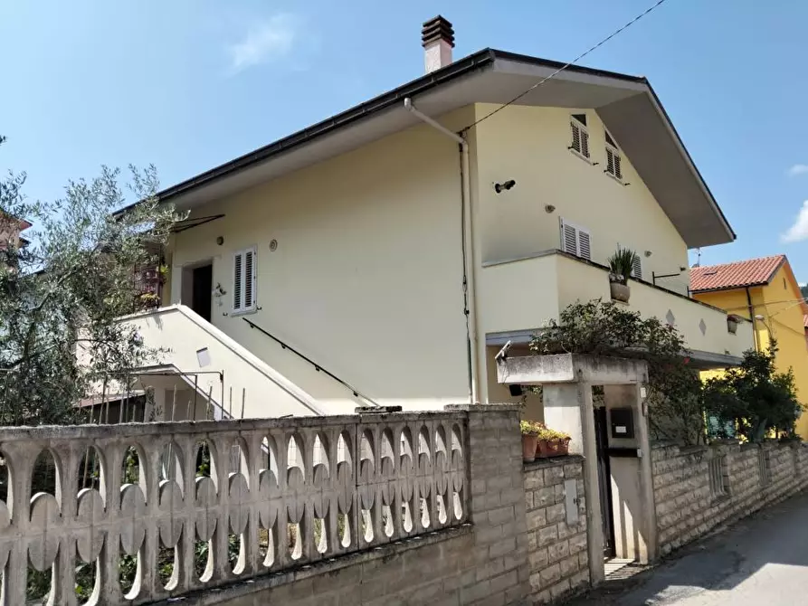 Immagine 2 di Villa in vendita  5 a Bussi Sul Tirino