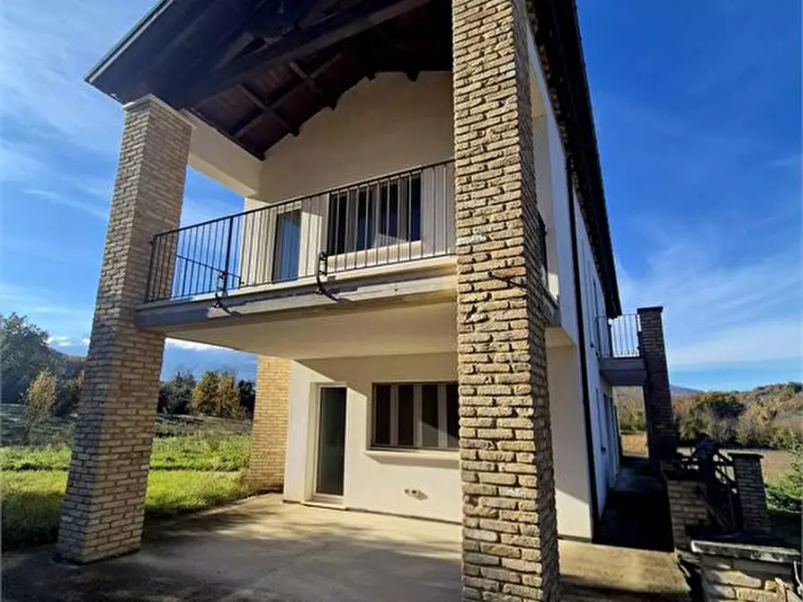 Immagine 7 di Villa in vendita  a Fara Filiorum Petri