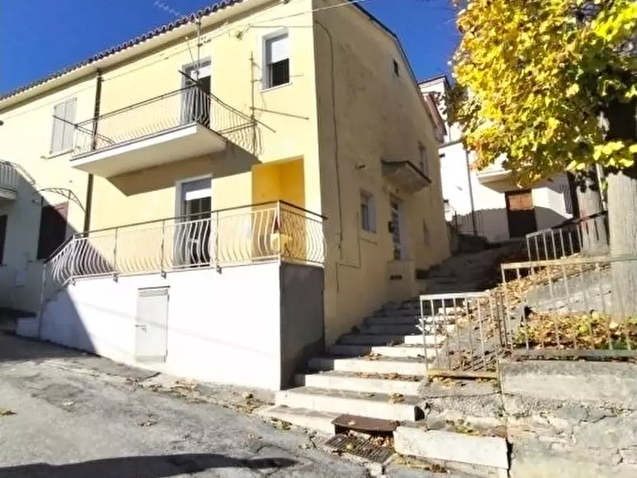 Immagine 2 di Villa in vendita  34 a Montebello Di Bertona