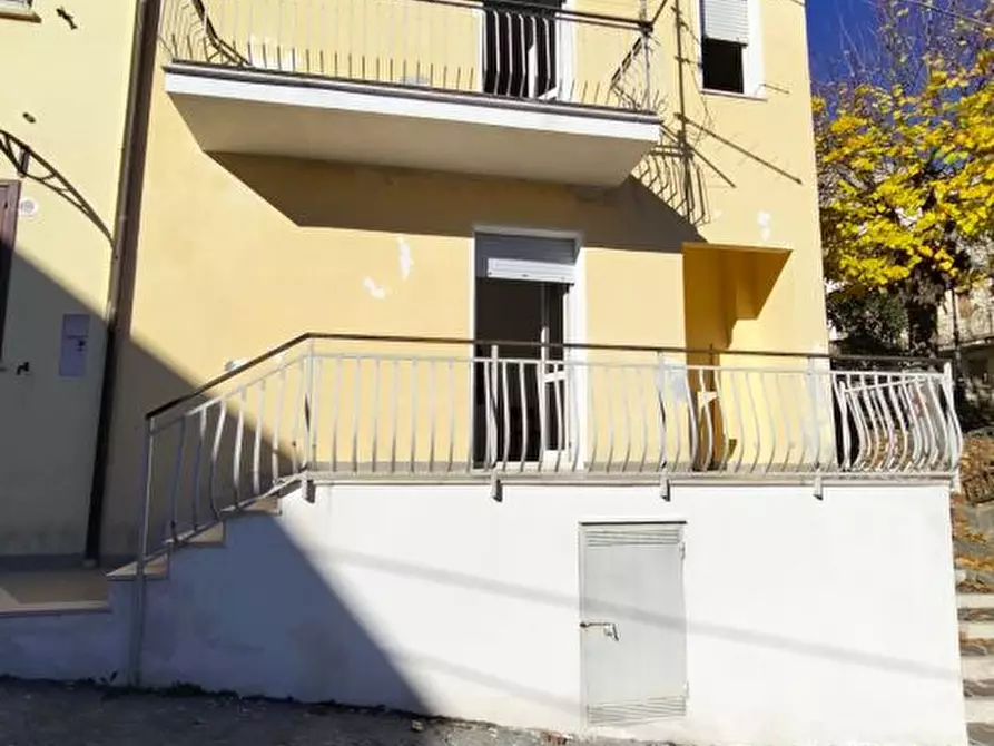 Immagine 3 di Villa in vendita  34 a Montebello Di Bertona