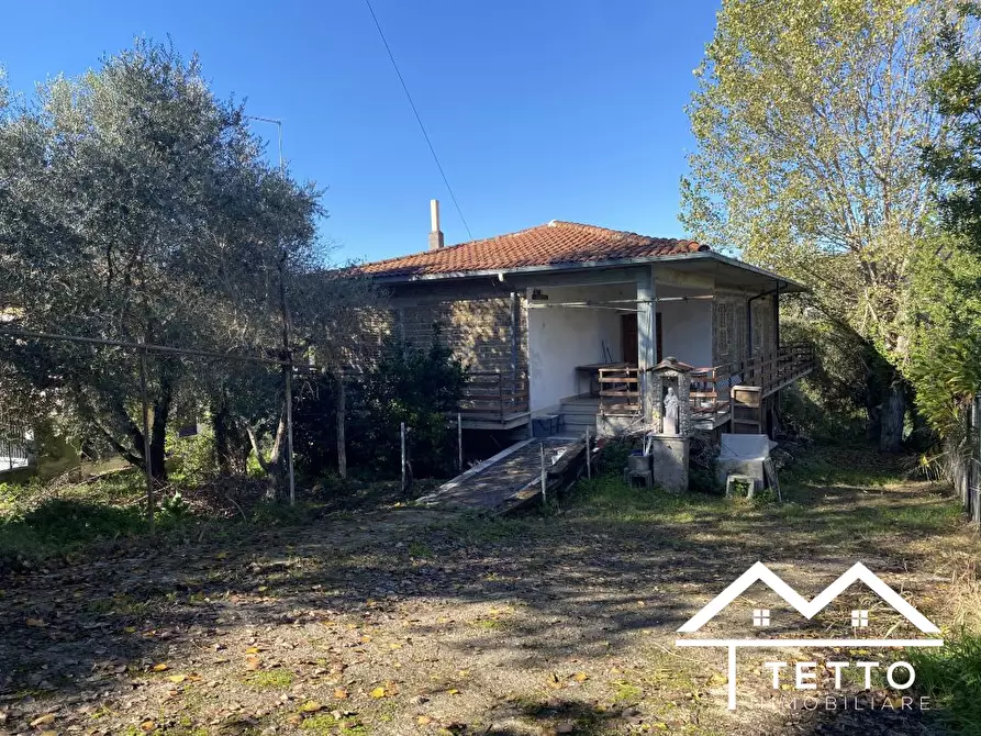 Immagine 1 di Villa in vendita  74 a Forano