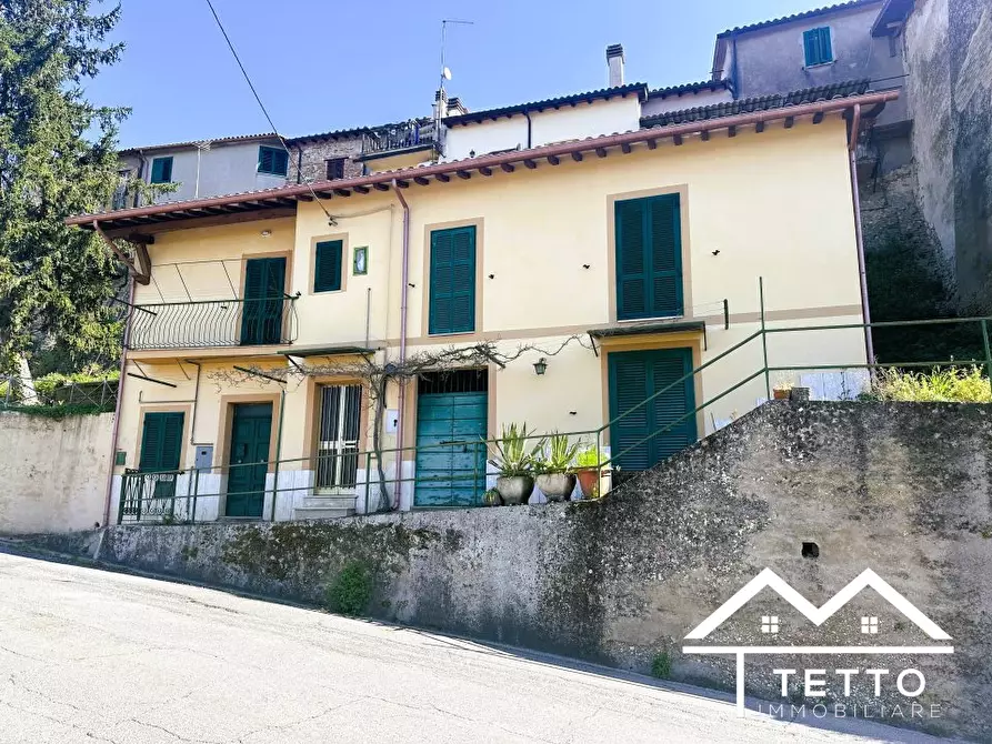 Immagine 2 di Villa in vendita  a Forano