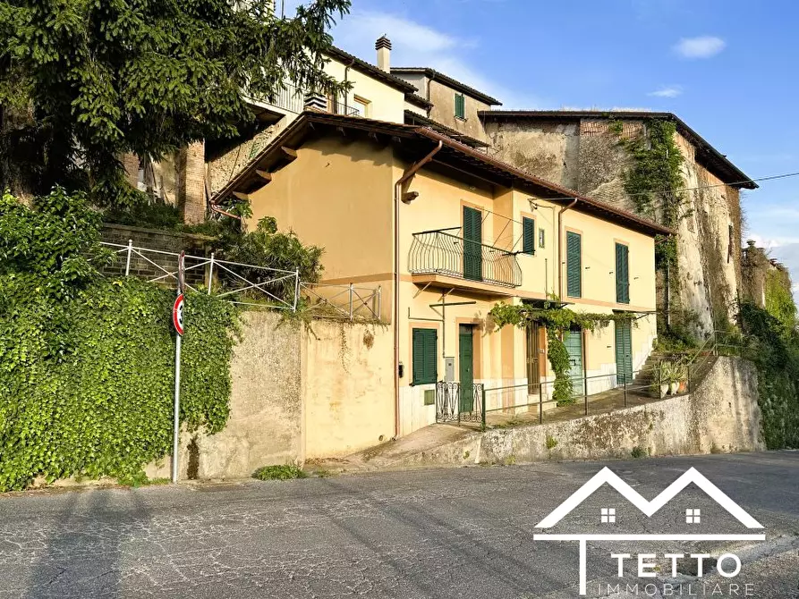 Immagine 1 di Villa in vendita  a Forano