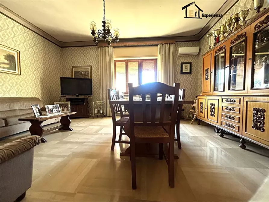 Immagine 3 di Villa in vendita  a Montopoli Di Sabina