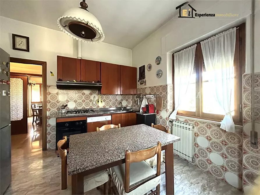 Immagine 7 di Villa in vendita  a Montopoli Di Sabina