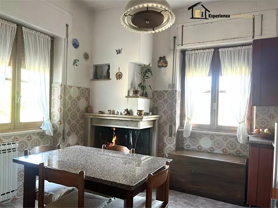 Immagine 8 di Villa in vendita  a Montopoli Di Sabina