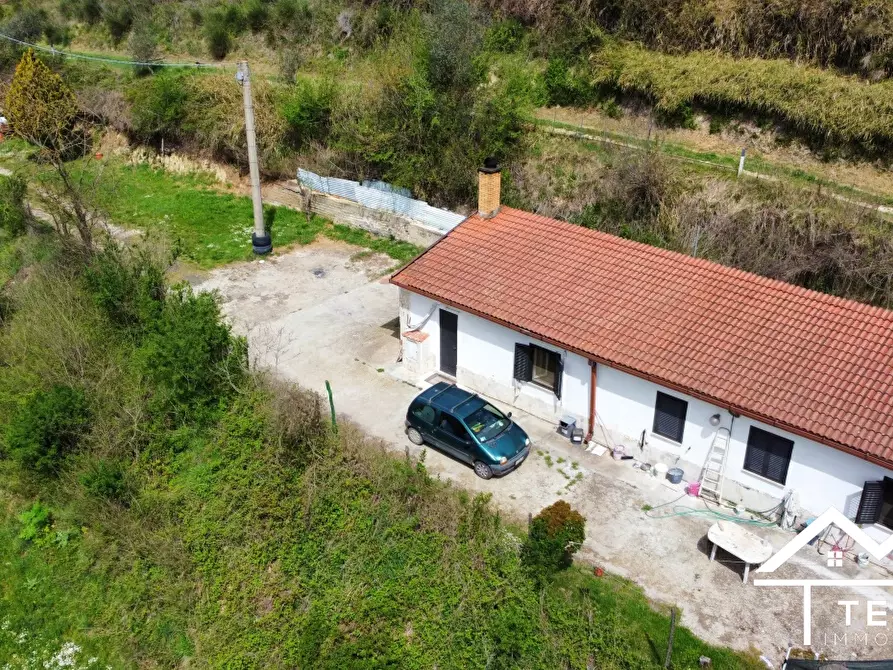 Immagine 1 di Villa in vendita  a Ponzano Romano