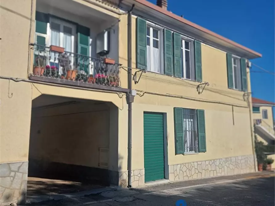 Immagine 2 di Casa indipendente in vendita  a Albenga