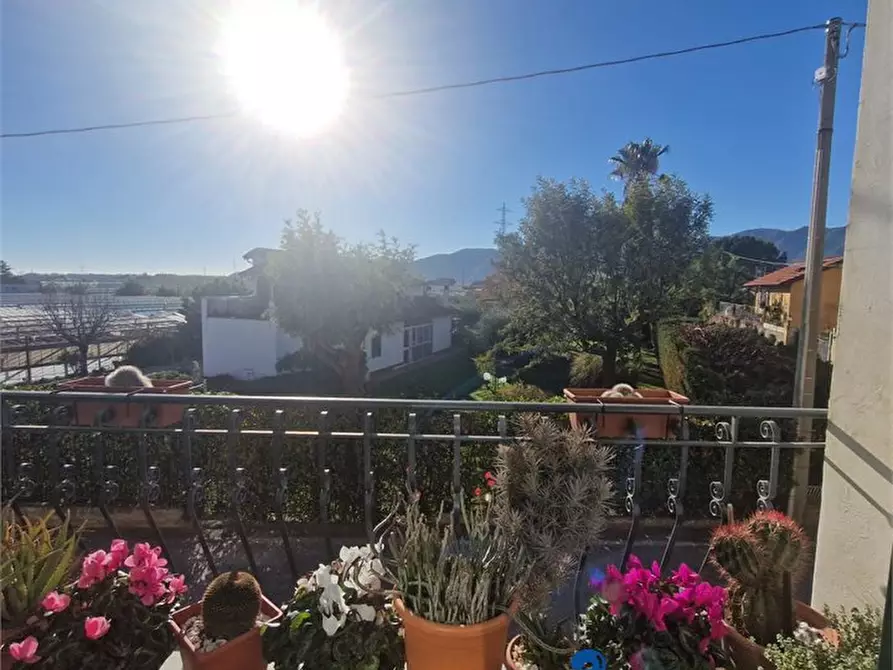 Immagine 9 di Casa indipendente in vendita  a Albenga
