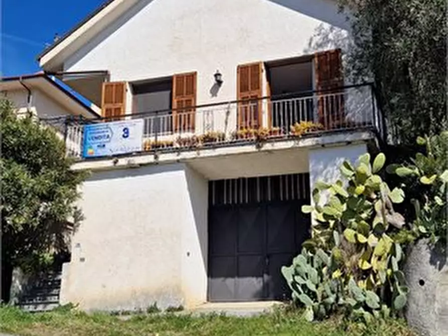 Immagine 2 di Casa indipendente in vendita  a Vendone