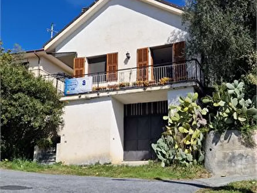 Immagine 1 di Casa indipendente in vendita  a Vendone