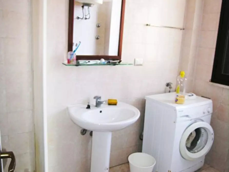 Immagine 10 di Casa indipendente in vendita  a Pachino