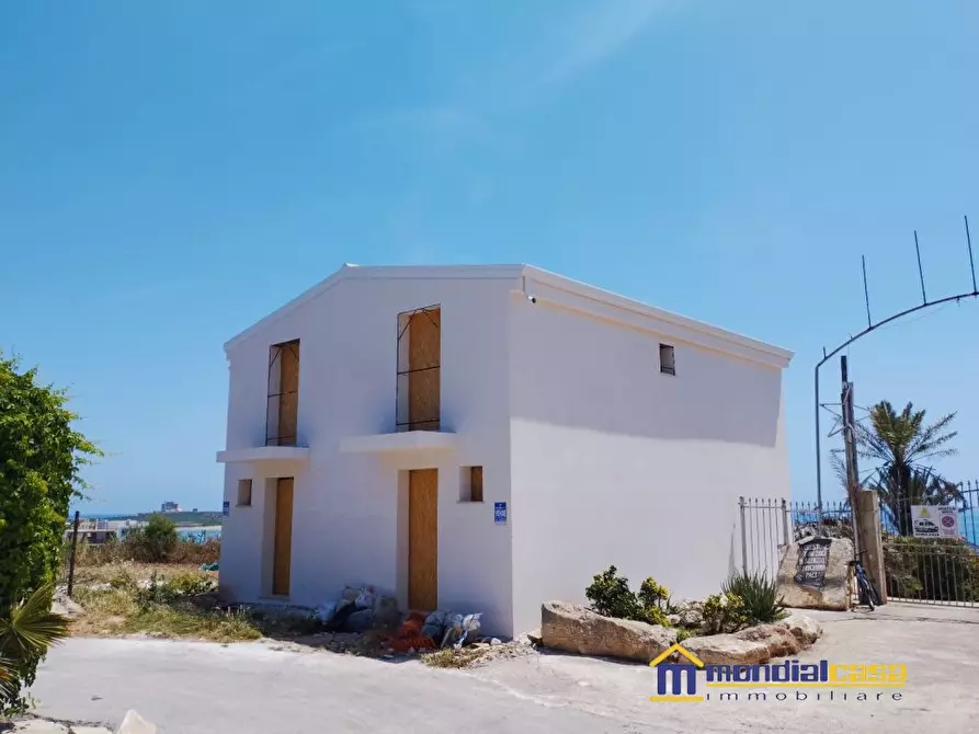 Immagine 9 di Casa indipendente in vendita  a Portopalo Di Capo Passero