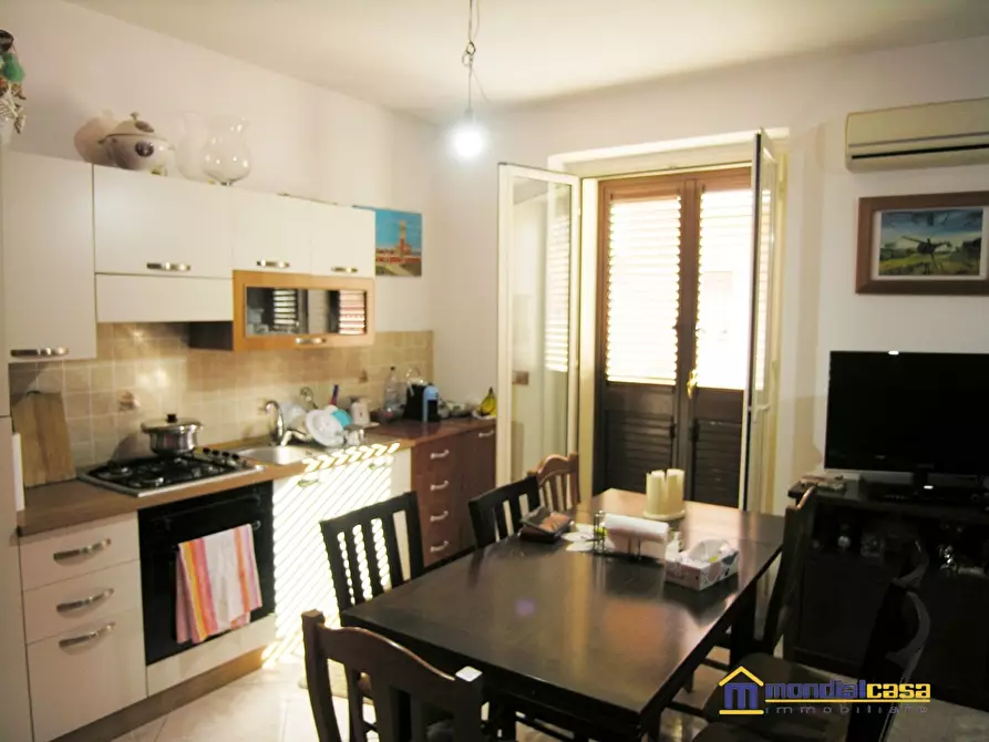 Immagine 4 di Casa indipendente in vendita  a Pachino