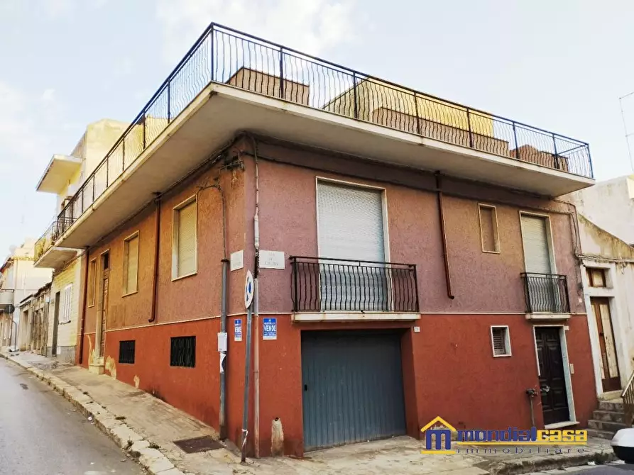 Immagine 1 di Casa indipendente in vendita  a Pachino