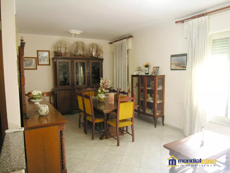 Immagine 3 di Casa indipendente in vendita  a Pachino