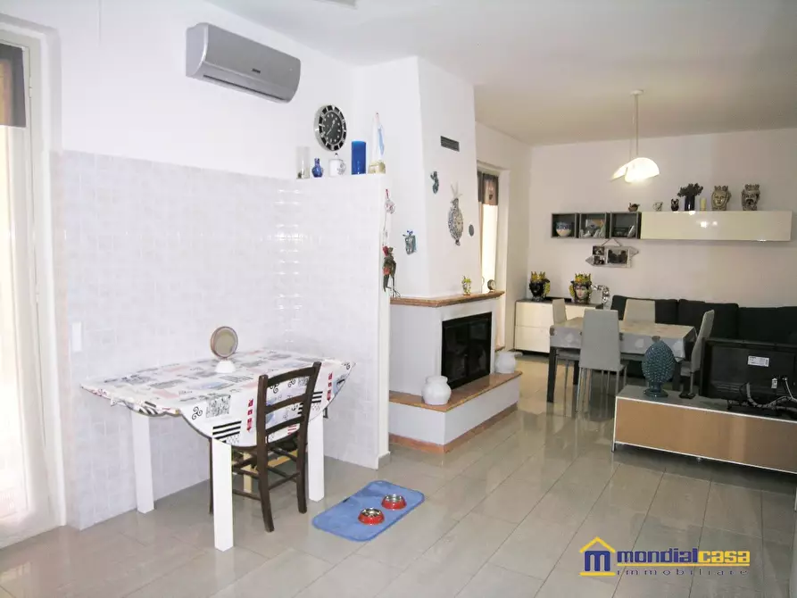 Immagine 3 di Casa indipendente in vendita  a Pachino