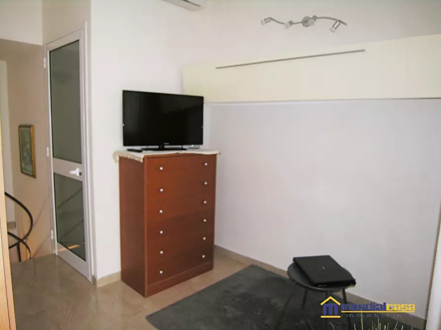 Immagine 10 di Casa indipendente in vendita  a Pachino