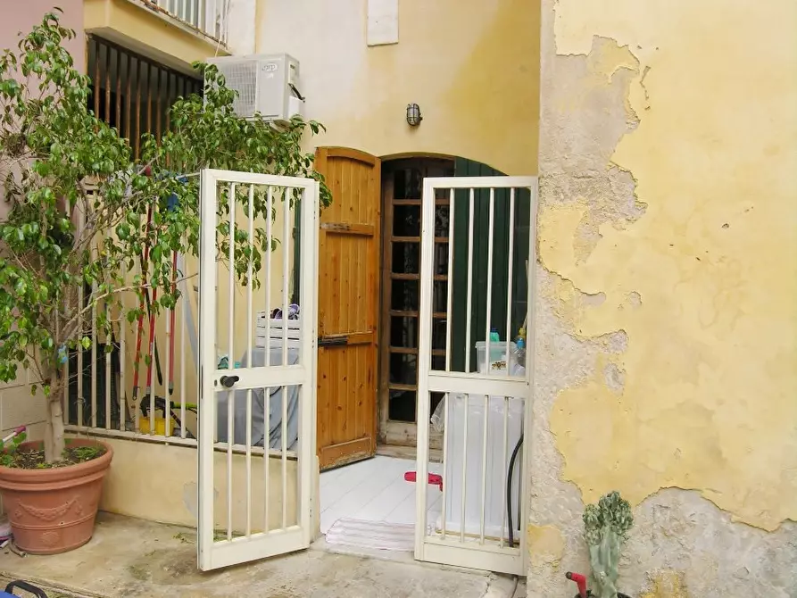 Immagine 10 di Casa indipendente in vendita  a Pachino