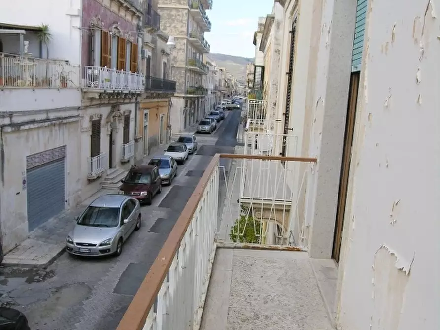 Immagine 9 di Casa indipendente in vendita  a Avola