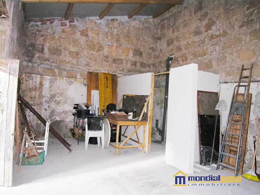 Immagine 2 di Casa indipendente in vendita  a Pachino