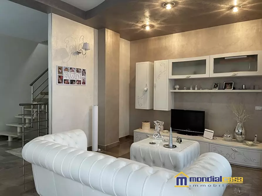 Immagine 2 di Casa indipendente in vendita  a Pachino