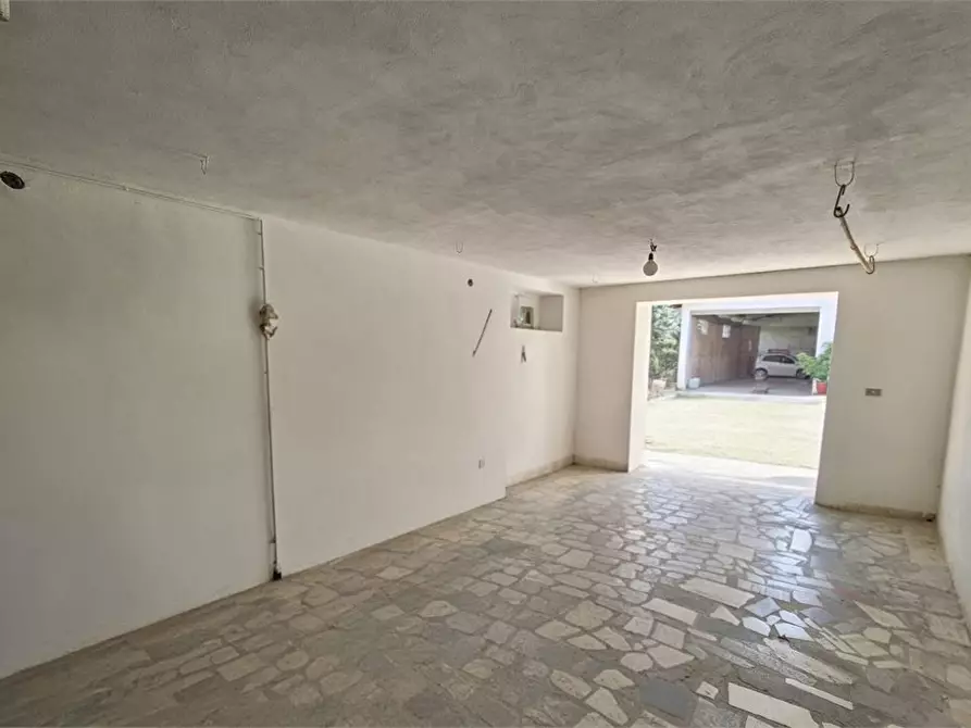 Immagine 6 di Villa in vendita  38 a Castiglione Messer Raimondo