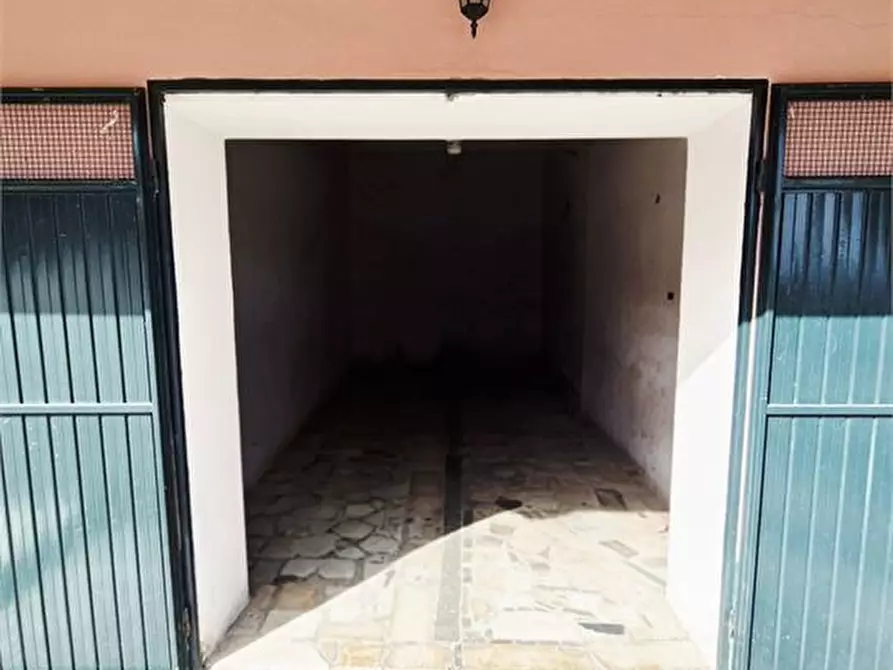 Immagine 7 di Villa in vendita  38 a Castiglione Messer Raimondo