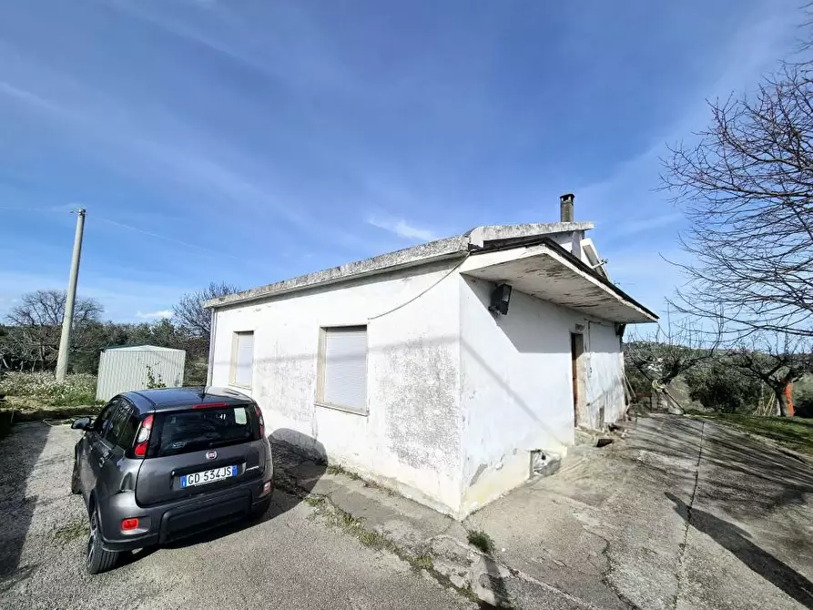 Immagine 7 di Villa in vendita  a Castilenti